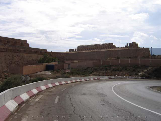 VOYAGE ORAN SEPTEMBRE 2006 212 14 sept. 06 - matin - ROUTE DE LA CORNICHE FORT DE MERS EL KEBIR.JPG